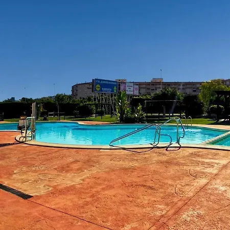 ゲストハウス In Parque Naciones With Communal Pool トレビエハ
